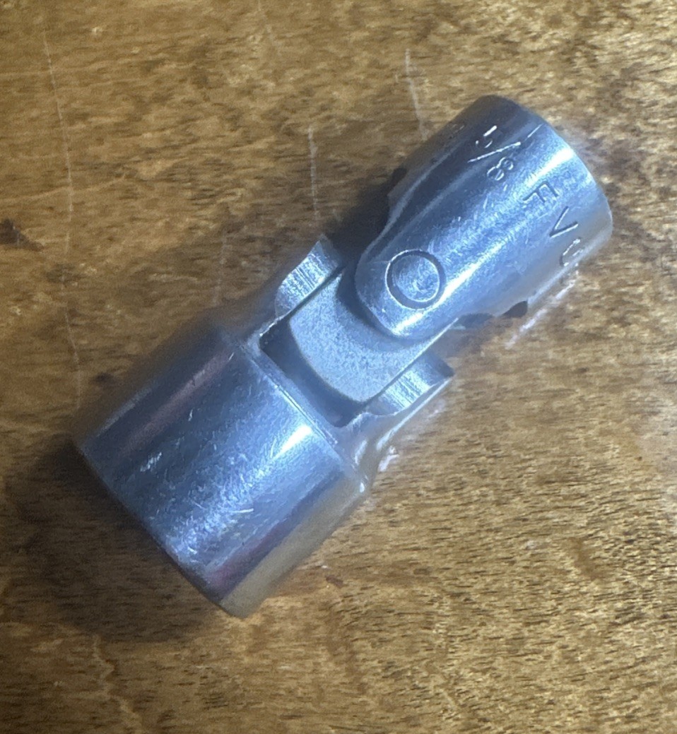 Snap On FVU20 5/8″ Universal Swivel Socket 3/8 Drive 12 point USA
