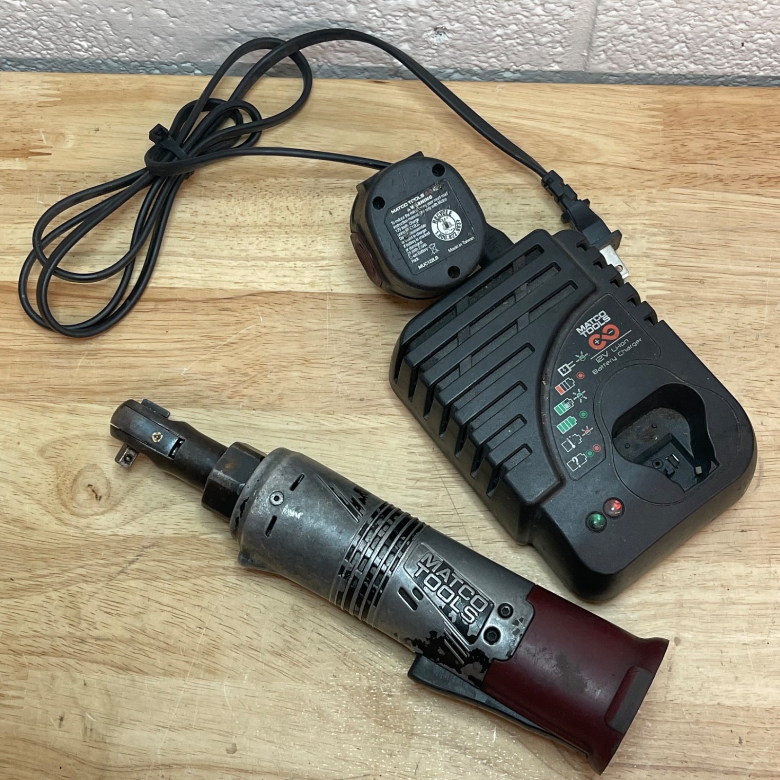 Matco Tools High Speed 1/4″ Battery Ratchet MCL1214RA W/BATT & CHARGER 12v