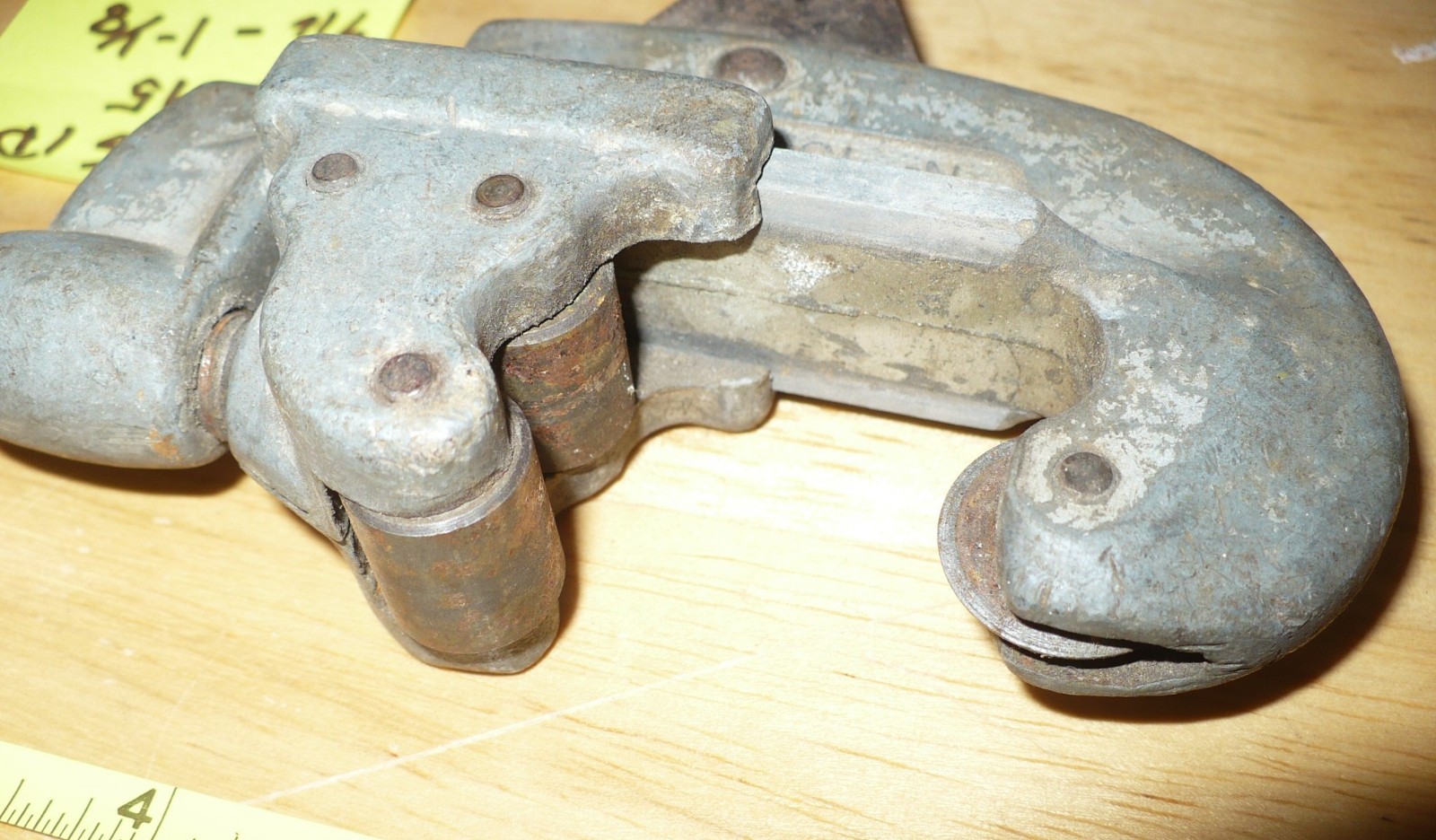 Vintage No. 15 Ridgid 3/16 to 1-1/8 Pipe & Tubing Cutter