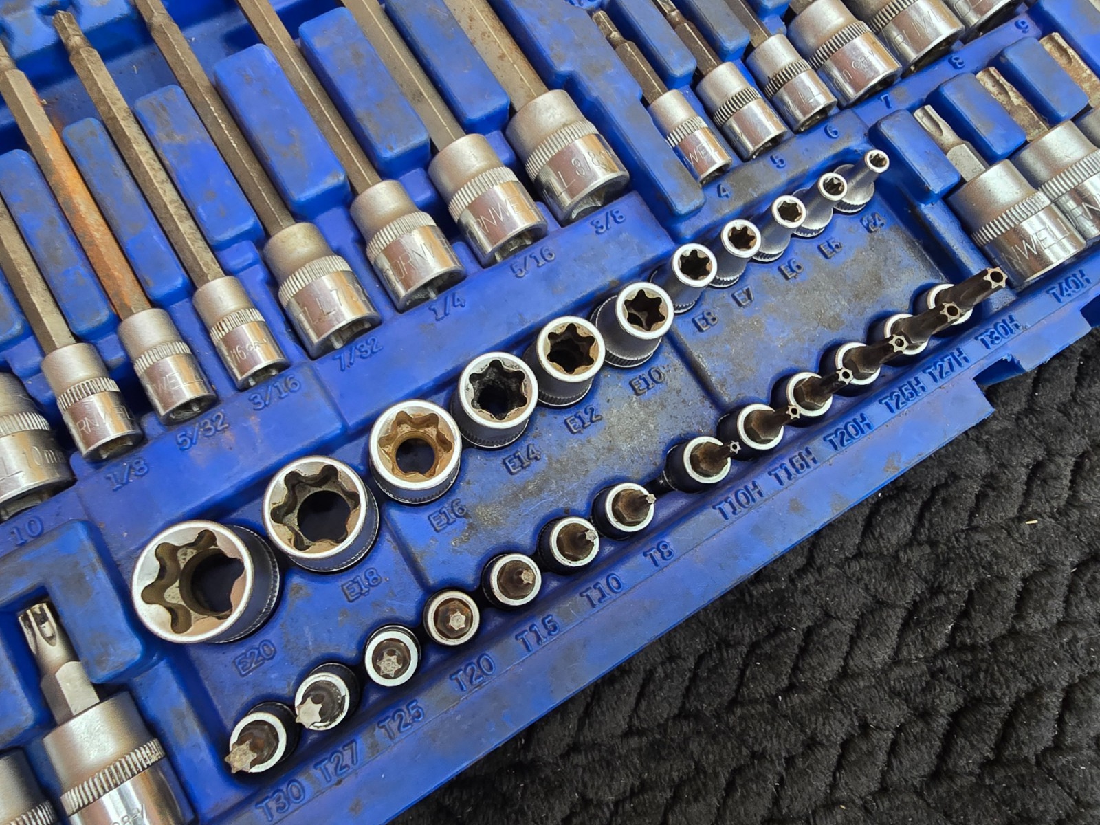 CORNWELL 62 Piece 1/4″, 3/8″ & 1/2″ Drive Master Deluxe Hex & Star Bit Set