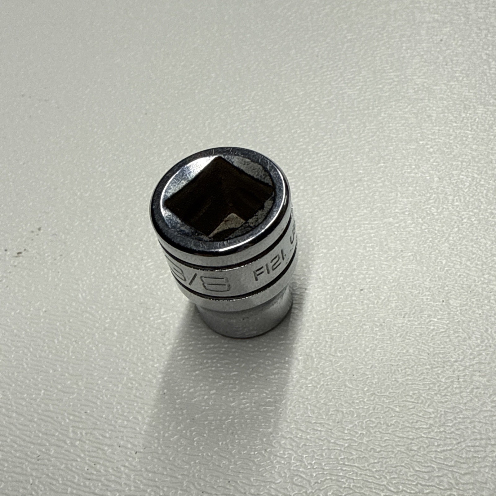 Snap-on Tools F121, 3/8″ Drive 12-Point SAE 3/8″ Shallow Socket USA.
