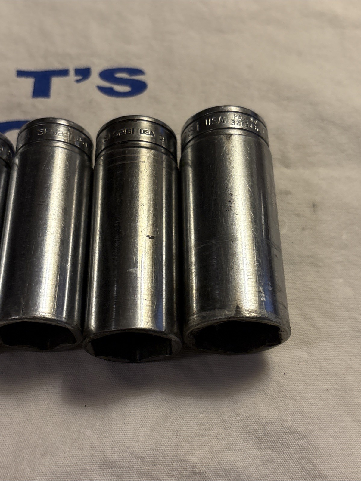 Snap-on Tools USA 3/8″ Drive 6pt 11pc SAE Deep Chrome Socket Set 211SFSY