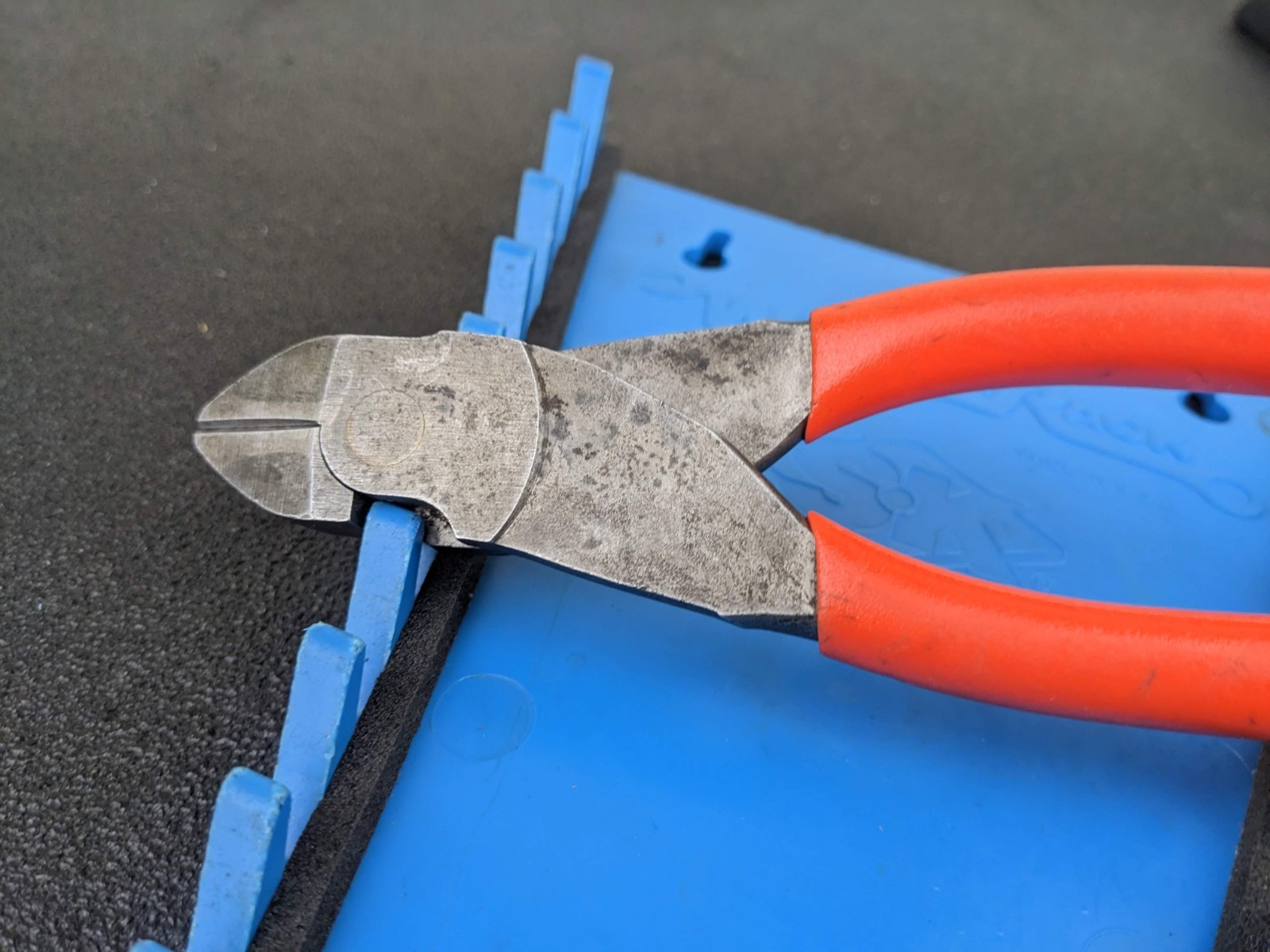 #bo495 Snap-on Tools USA ORANGE Soft Grip 7″ Diagonal Cutter Pliers 87CF