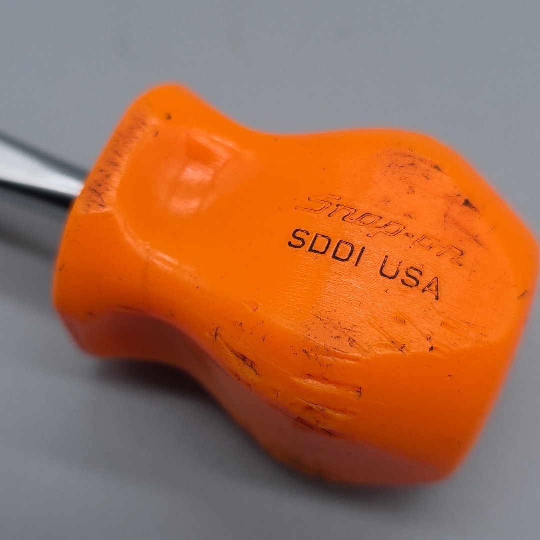 SNAP ON TOOLS – Flat Tip Stubby Screwdriver Yellow Hard Handle SDD1 USA