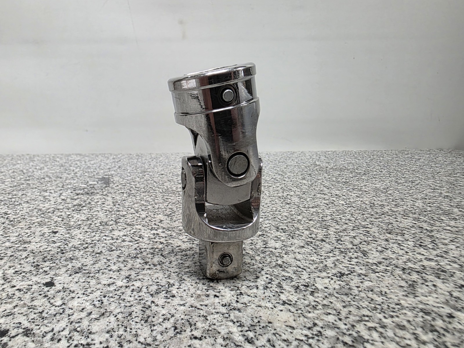 Snap-On L82A 3/4″ Drive Universal Swivel Joint Socket Locking Button USA