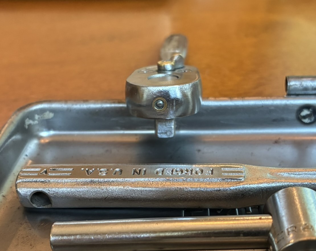Vintage Craftsman 1950’s 1/4″ socket set. Oil port ratchet. Complete, Clean =V=.
