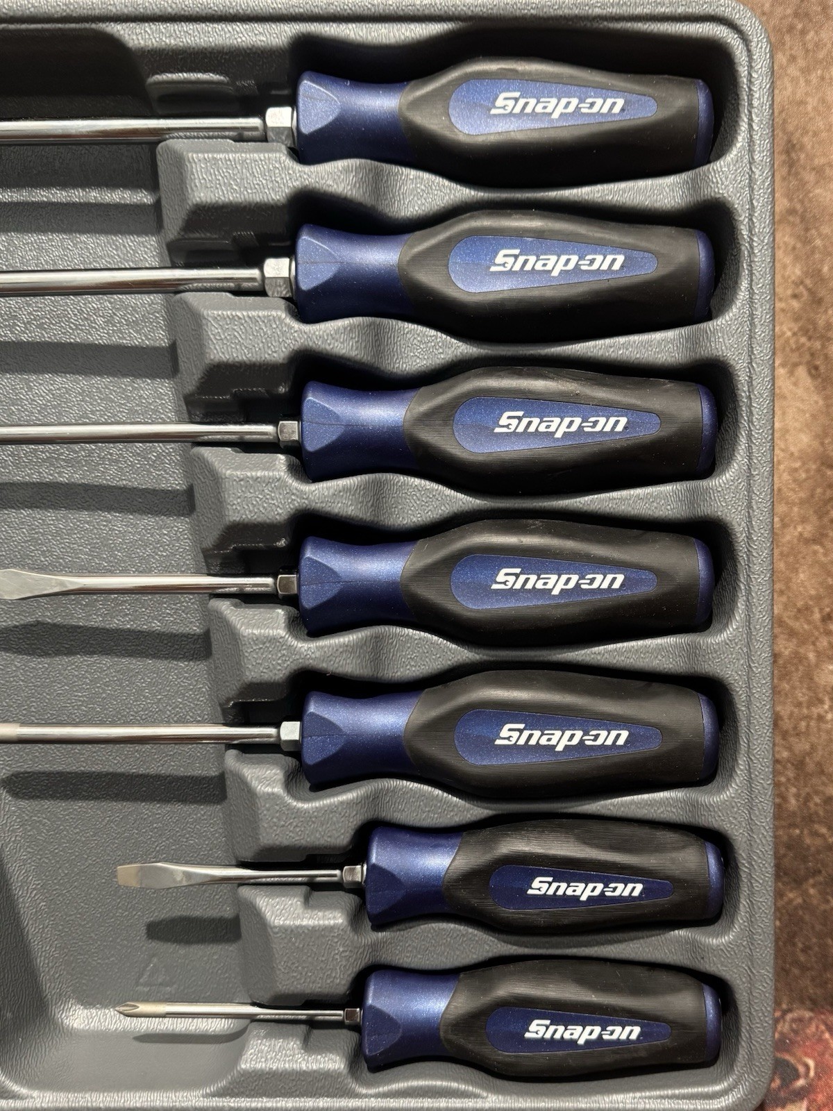 Snap-On SGDXPB90B MB 9pc. Soft Grip Screwdriver & Striking Prybar Set – BLUE