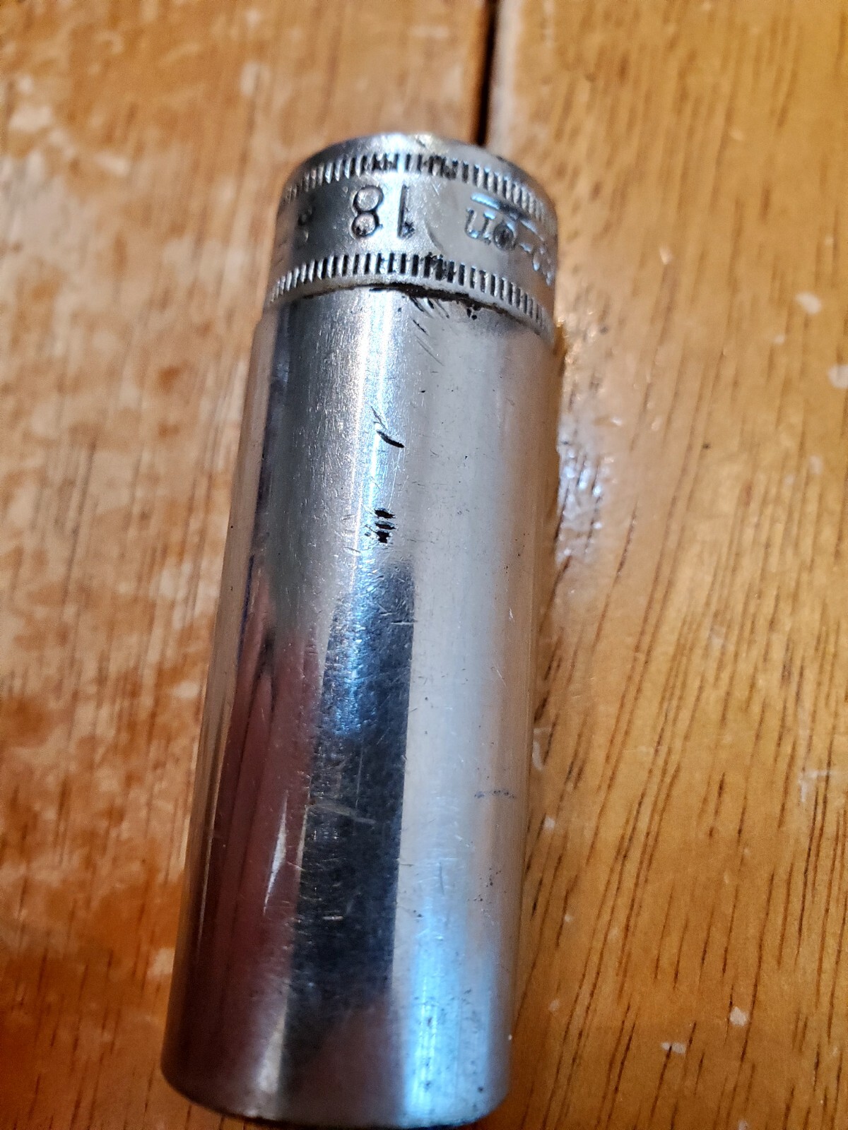 Snap On 3/8 Drive 18MM 6PT Deep Socket SFSM18