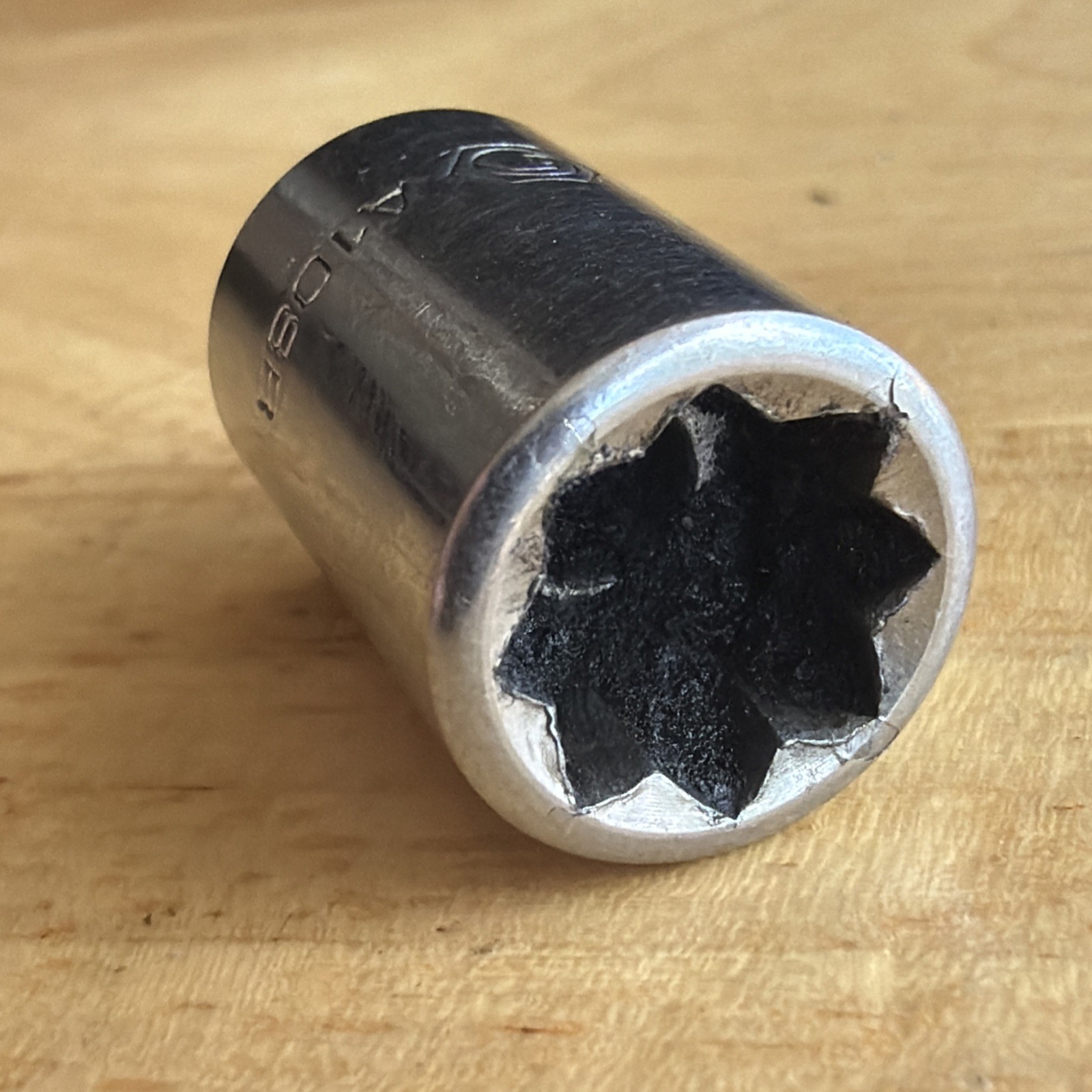 Matco Tools 5/16″ Shallow Socket 1/4″ Drive 8 Point Double Square A108B USA