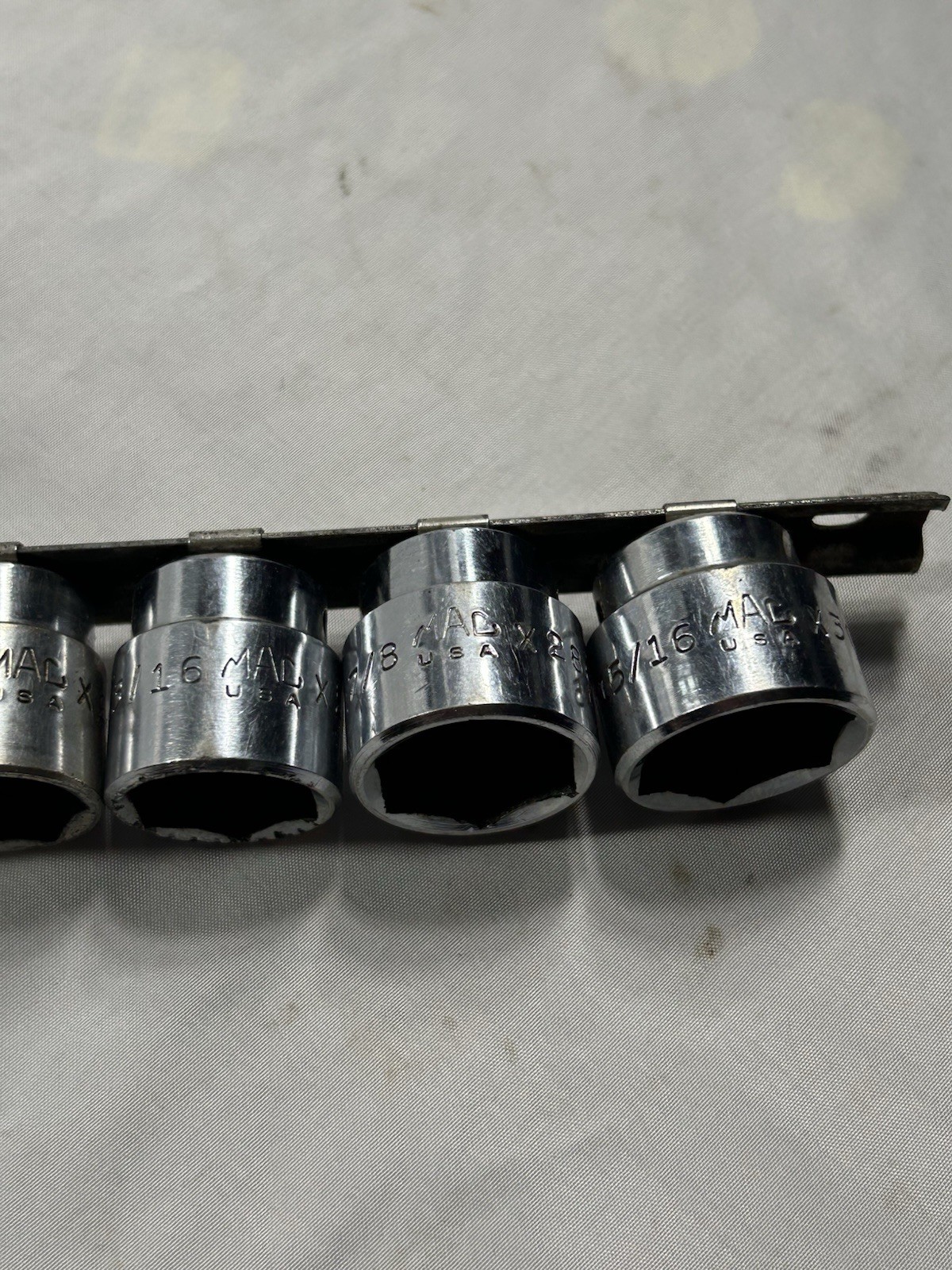 Mac Tools 12pc 3/8 Drive SAE Shallow Socket Set 1/4” To 15/16″ X 6Pt Dr