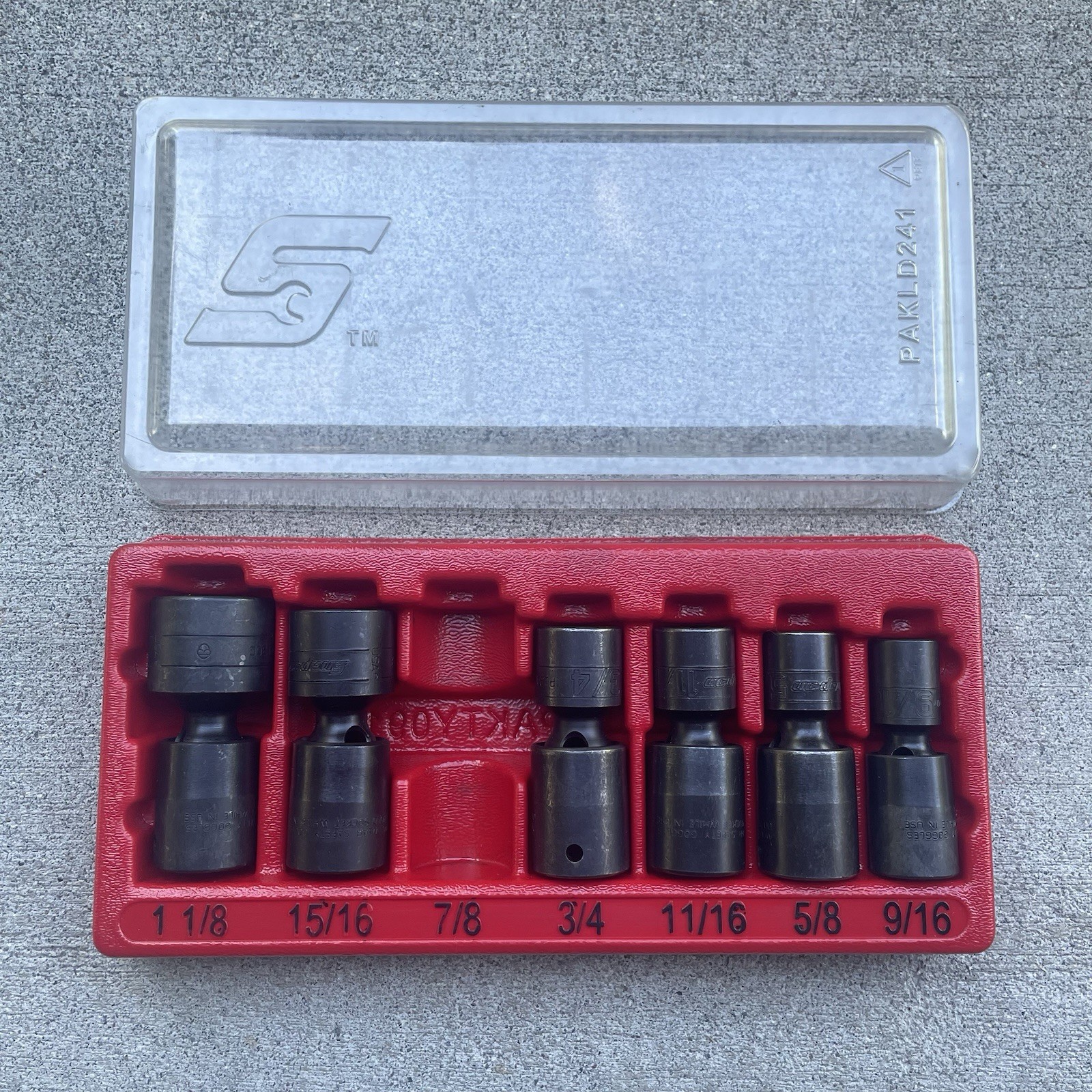 Snap On 1/2″ Drive Wobble Sockets SAE 9/16 to 1 1/8 Inch Set 3071PLY–Missing 1