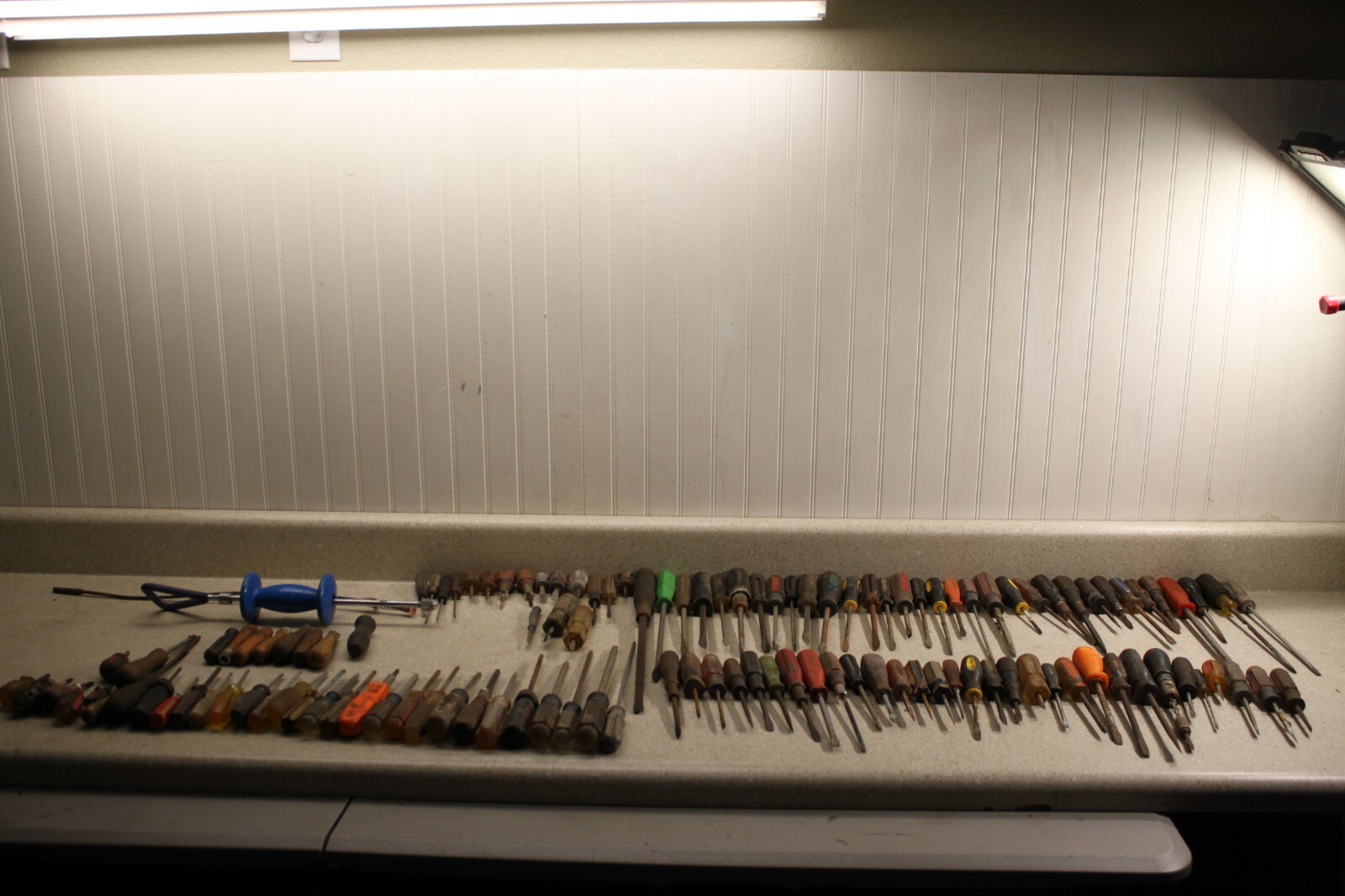 Lot Of Various Size Flat Head & Phillips Head Screwdrivers Vintage Old Tools9357
