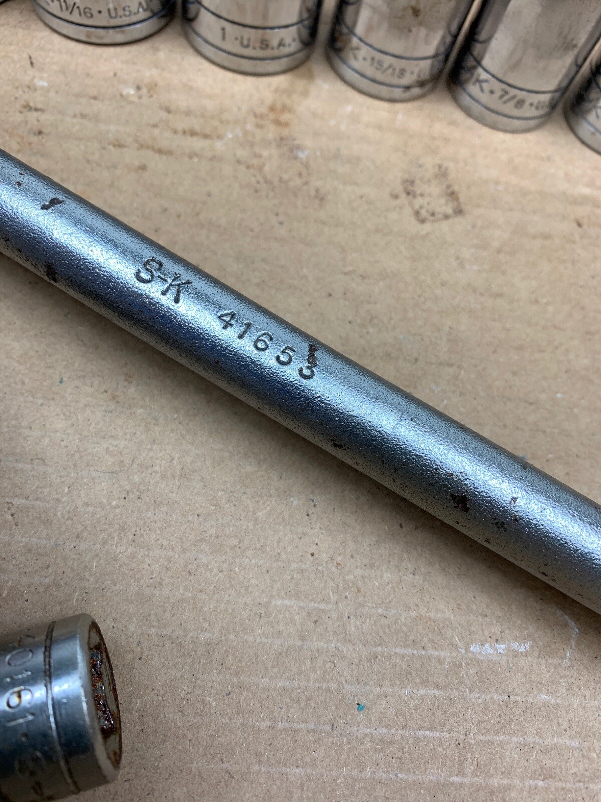 SK Professional Tools S-K 41653 1/2″ Drive Breaker Bar 17″ Long Plus 11 Sockets