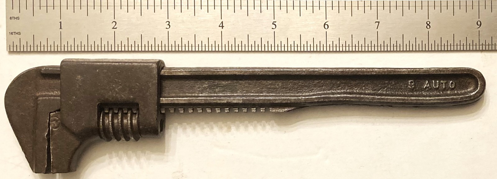 EARLY 1900’s 9-in. MONKEY WRENCH MARKED ‘AUTO’ – MADE BY THE AUTO WRENCH CO.