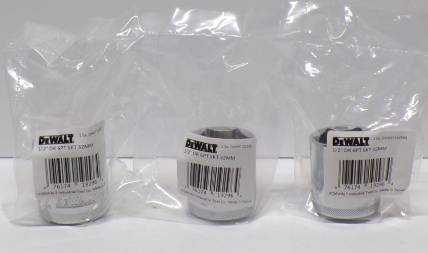 Lot of 3 DeWalt 1/2″ Drive 6 Point Socket 32MM