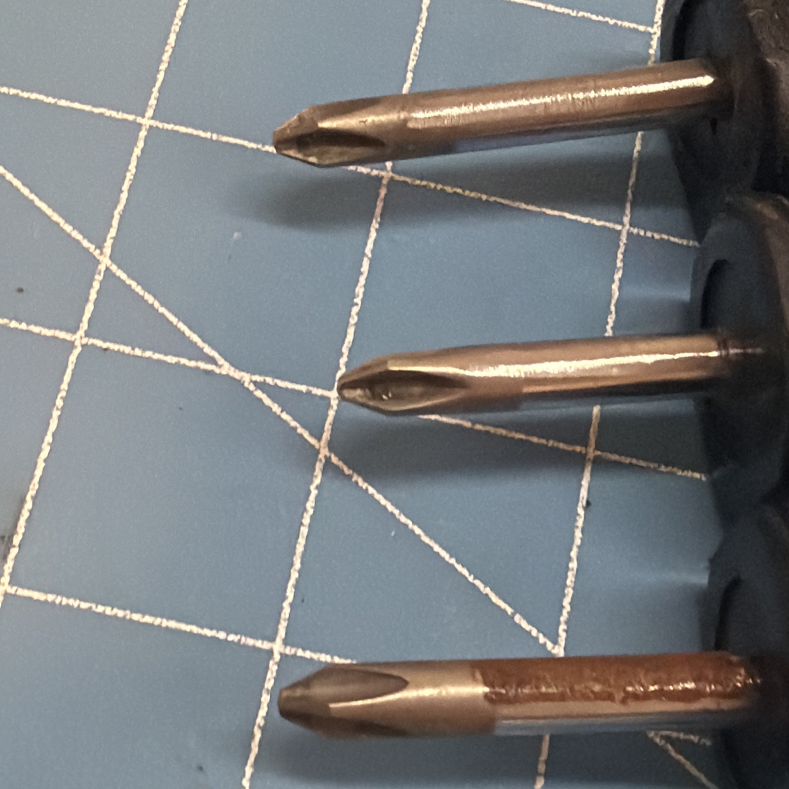 Vintage Snap-on Phillips Stubby Screwdriver SDDP22 Black Handle you get 1 of 4