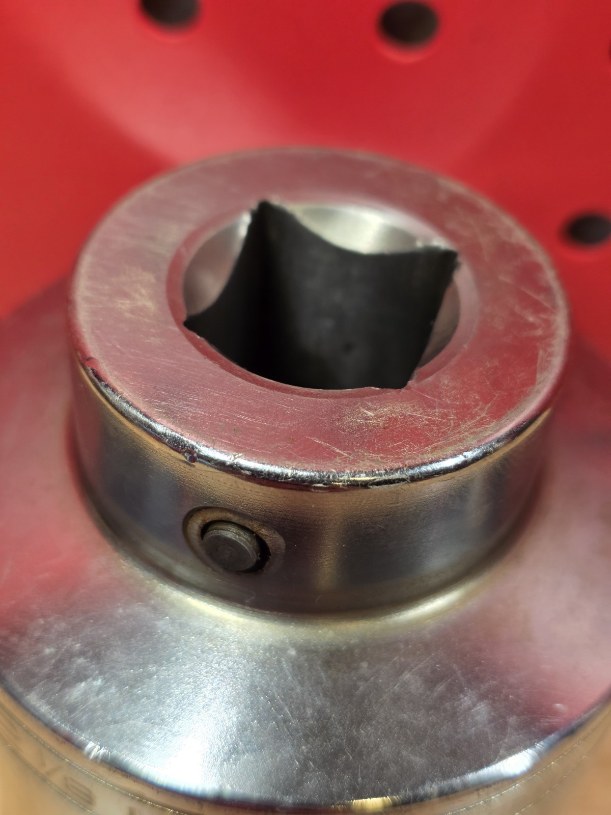 Snap-on Tools LDH682 2-1/8″ 3/4″ Drive 12-Point Shallow Socket See Details