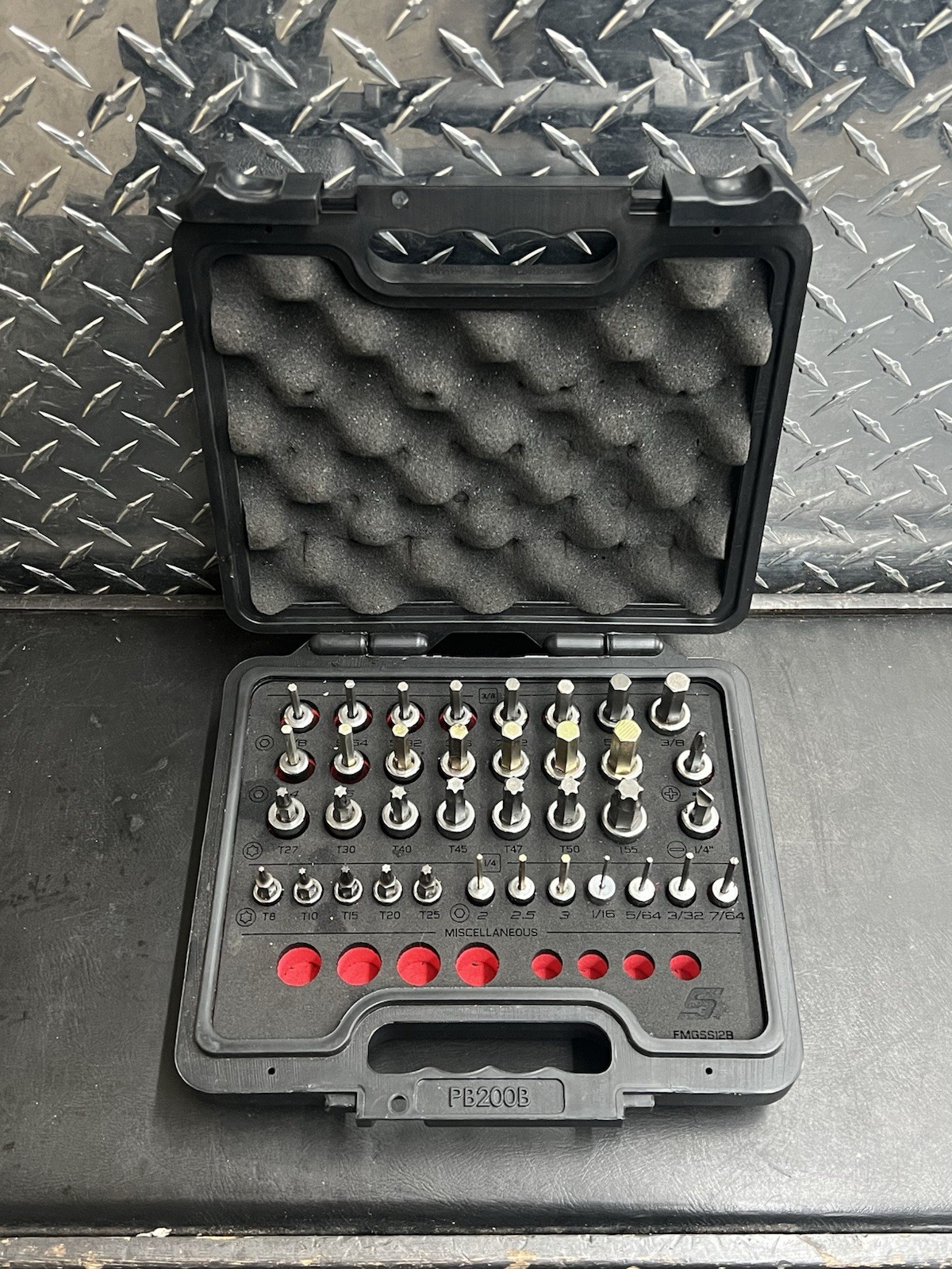 Snap-On 36pc 1/4″ 3/8″ Drive Metric & SAE Combination Bit Socket Set 236EFSFR