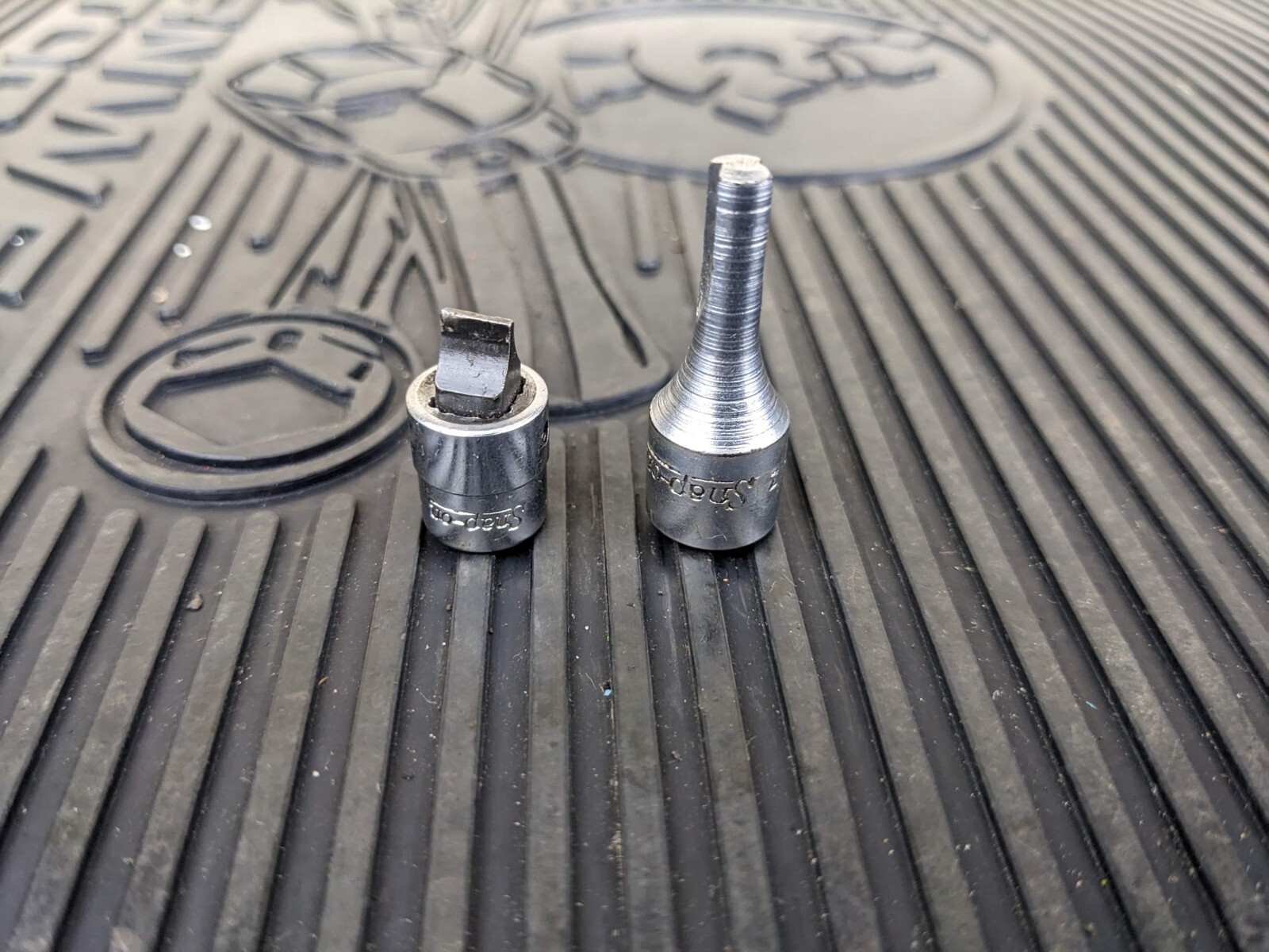 #bd618 Snap On TM82 TM30 1/4″ DR Flat Tip 1/4″ Bit Clutch Chrome Socket Driver