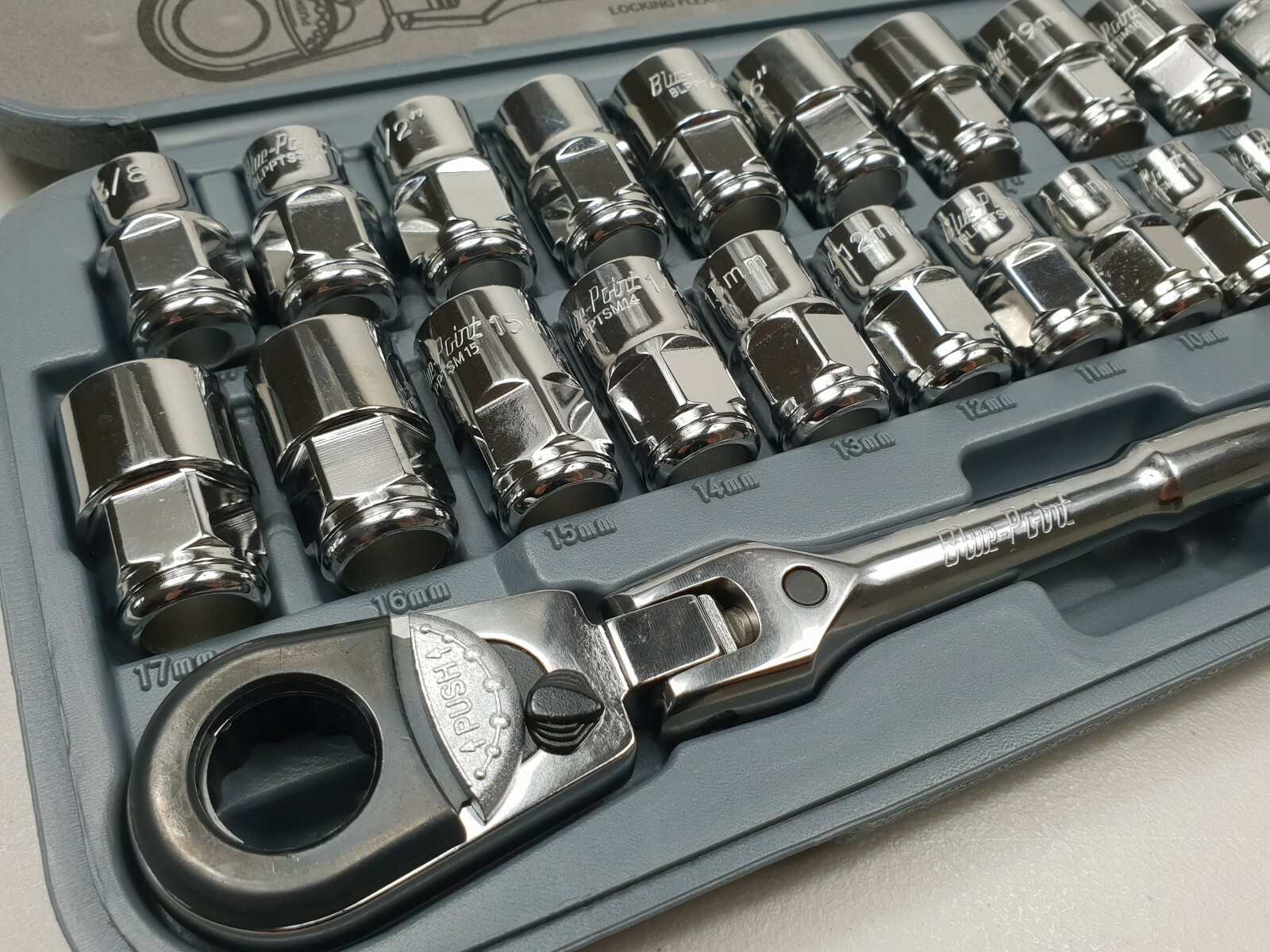 Blue Point 22pc 3/8″ PASS THRU Socket Set – As sold by Snap On.