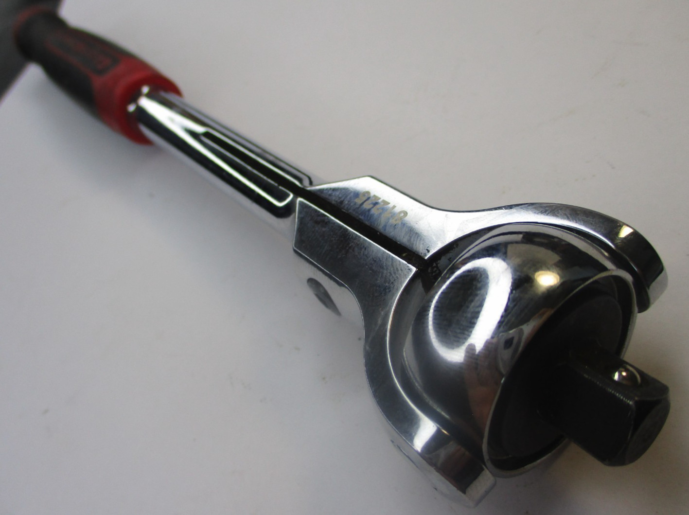 Gearwrench 81225 3/8″ Drive Reversible Roto Swivel Ratchet Soft Cushion Grip