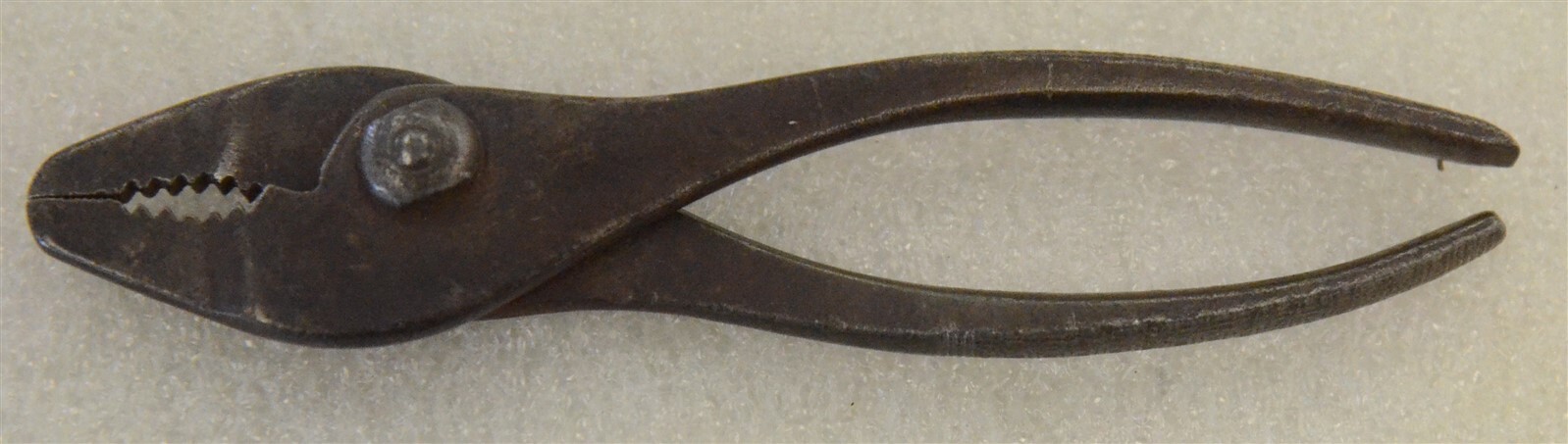 Vintage CRESCENT Tools Thin Nose Slip Joint Pliers L25 Jamestown NY U.S.A. Used