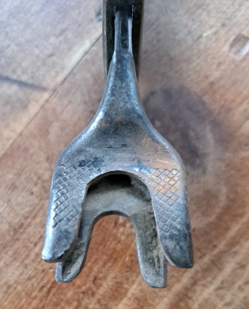 Vintage/Antique Valve Spring Compressor Lufter Tool Spins See Photos