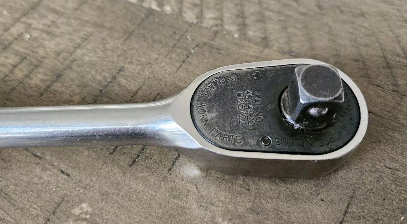 FREE SHIPPING Snap-On 3/8 RATCHET WRENCH 9 1/4″ Length WORKS GREAT
