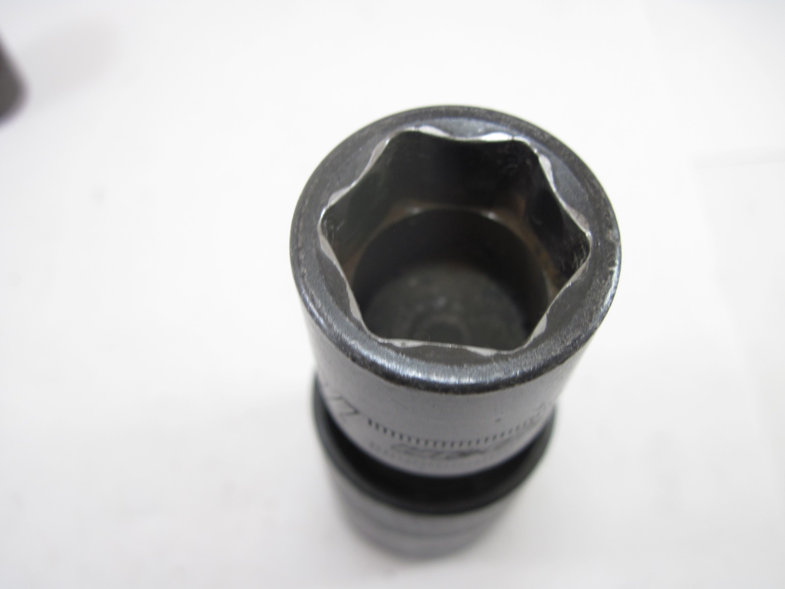 Snap On 1/2″ Drive 18mm Metric Shallow 6pt Impact Swivel Socket IPLM18C NICE