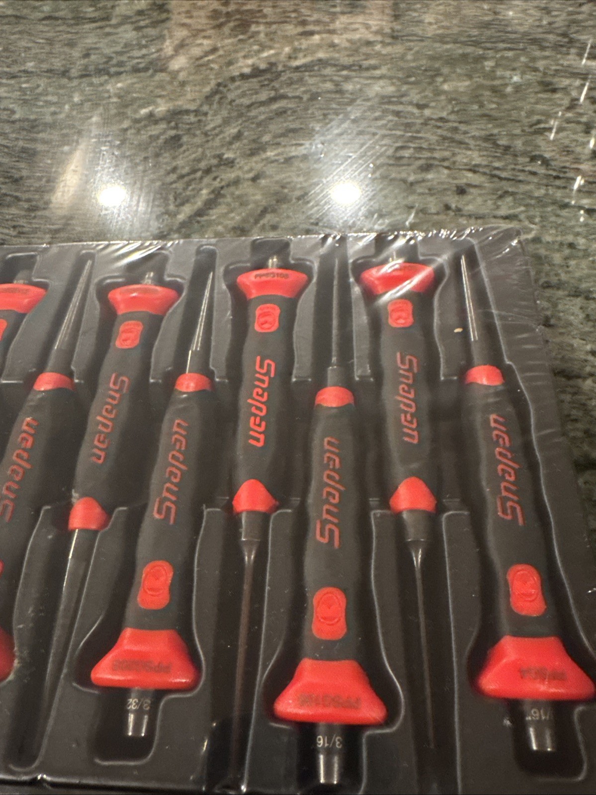 Snap On ppcsg710 10pc soft grip punch and chisel set red sealed