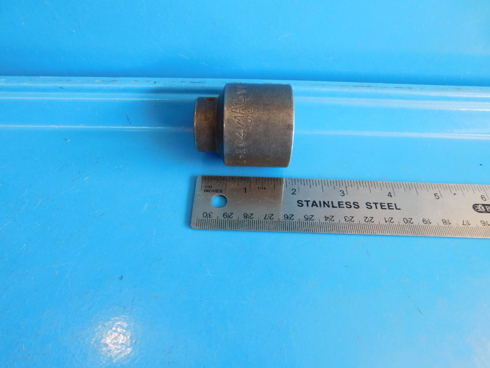 USED , MAC TOOLS » 1-1/4 IN. » 1/2 IN. DR. SHORT SOCKET , PART #V406, USA