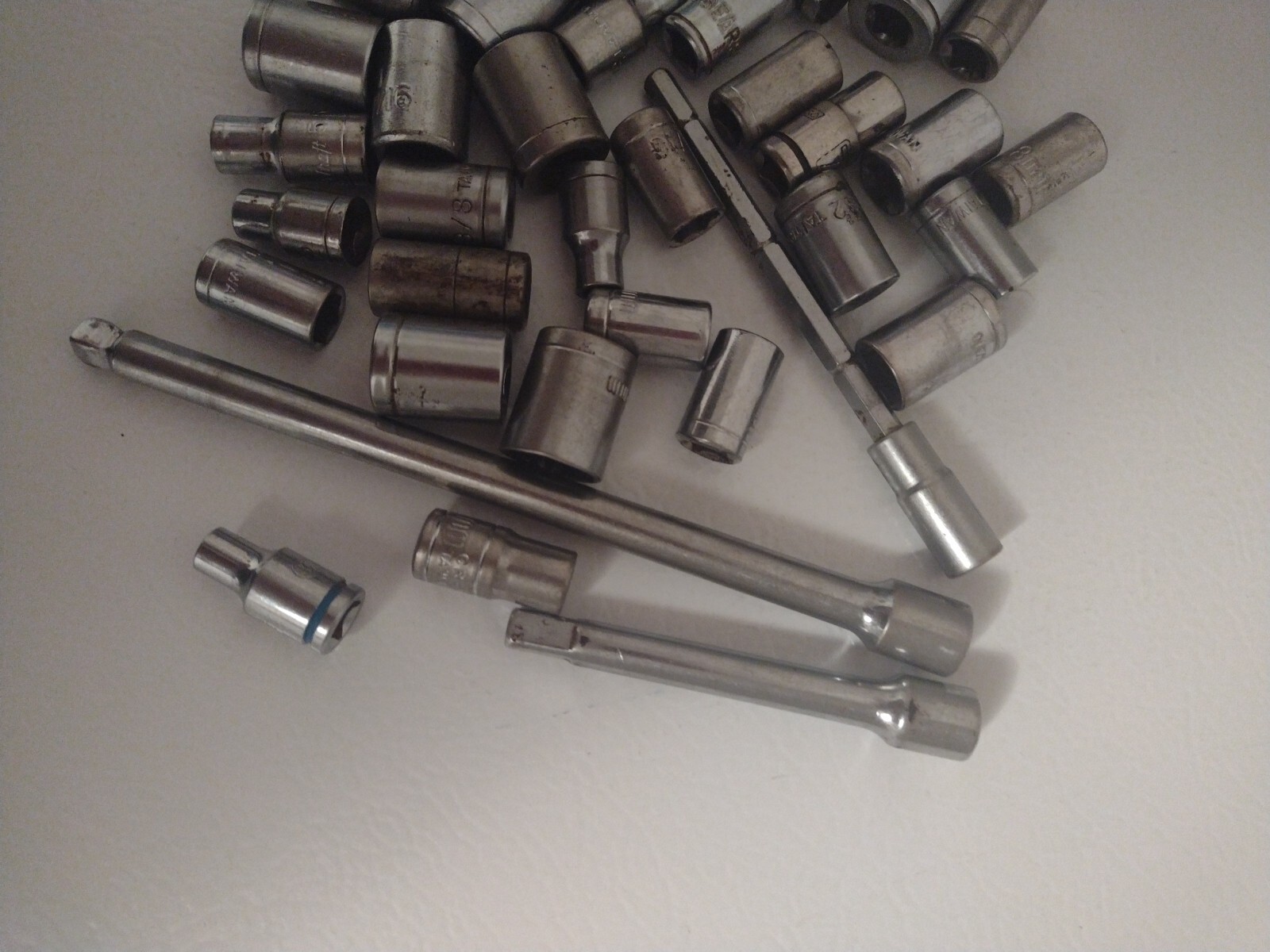 Assorted 1/4″ Drive Sockets -50 Sockets SAE and Metric Various Brands