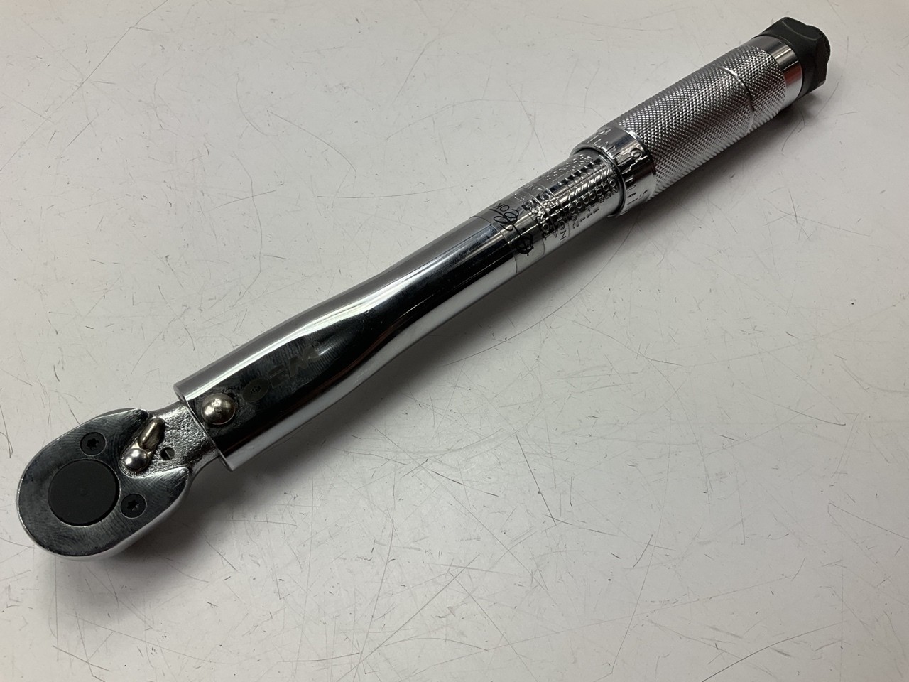 USED – OEM Tools 27173 3/8″ Drive Click Style Torque Wrench 20-200 Inch/Lbs.