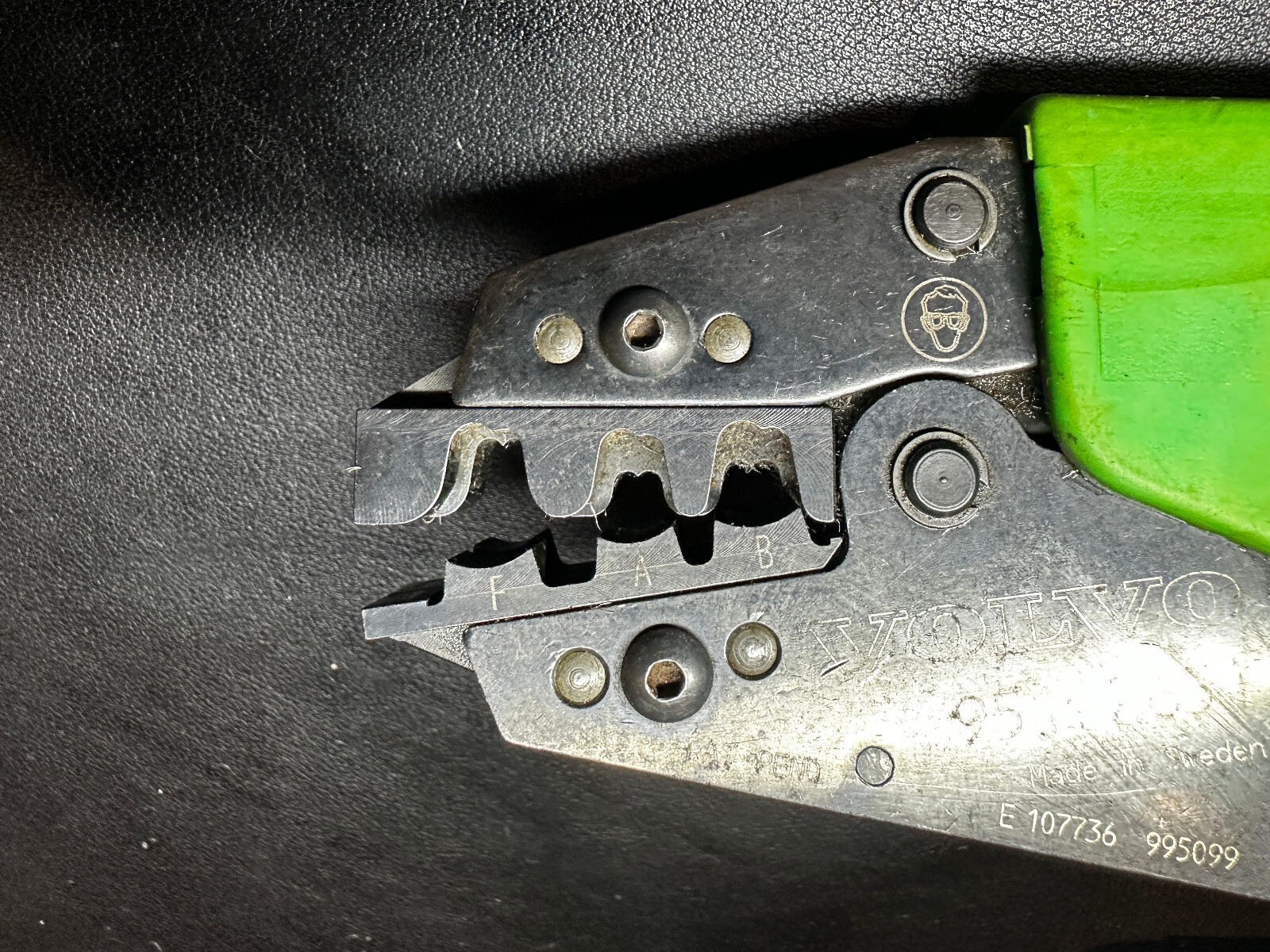 VOLVO ISO9001 CRIMPING TOOL Made in Sweden