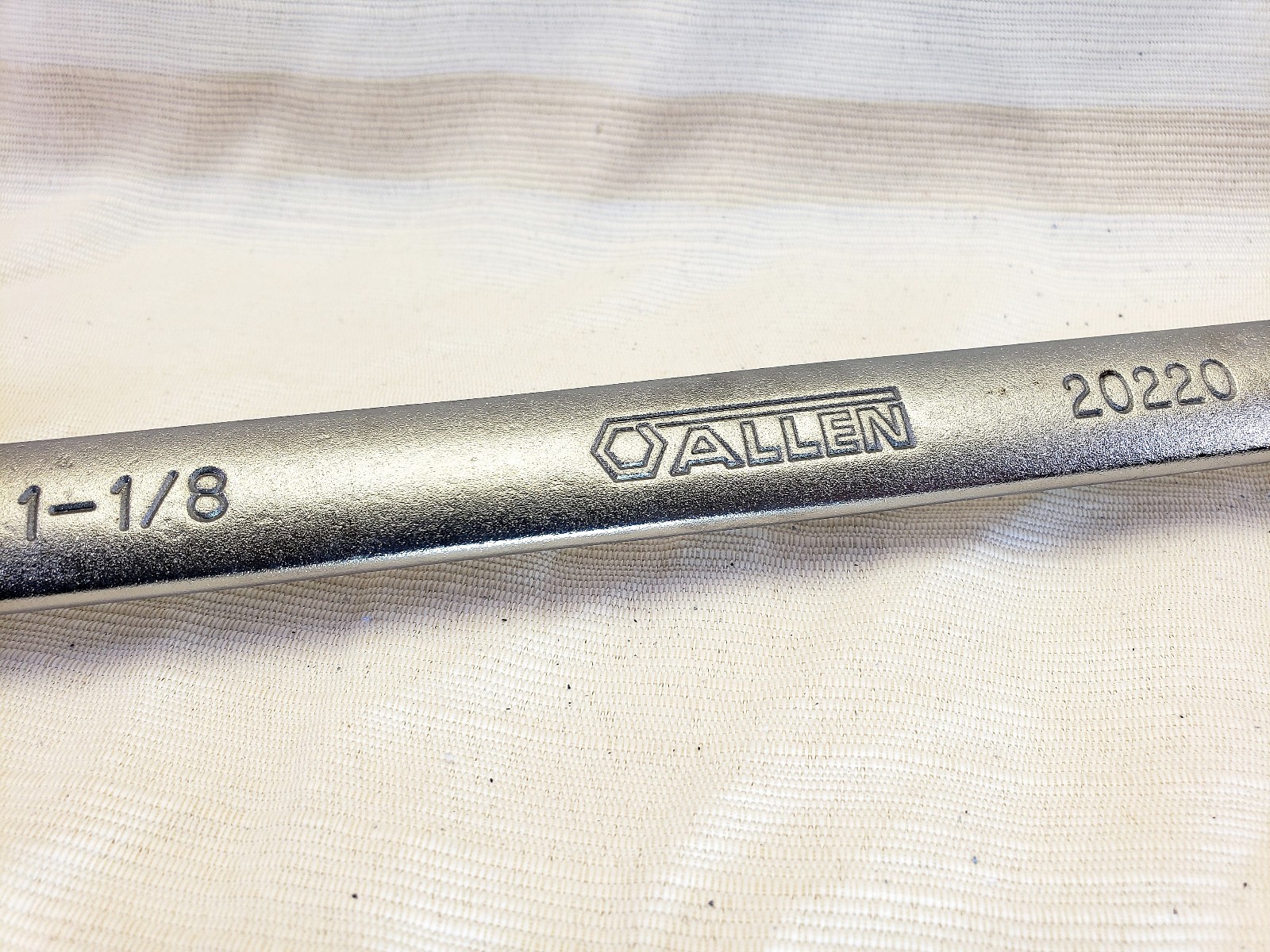 ALLEN TOOLS USA 20220 Combination Wrench 1-1/8″ 12-Point Satin Chrome Finish