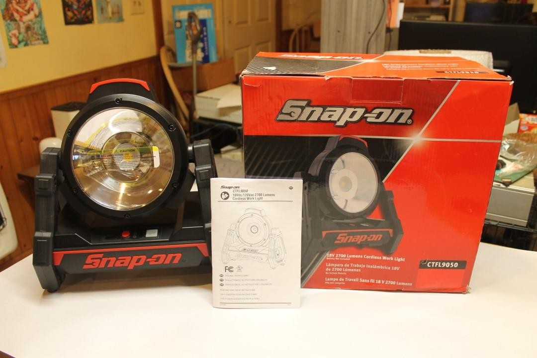 Snap-on CTFL9050 18V 2700 Lumens Cordless Work Light – Black NEW ^