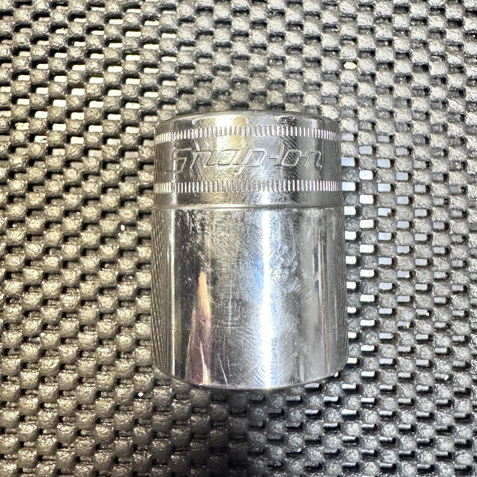 Snap-on Tools USA 1/2″ Drive 6-POINT Metric 28mm Shallow Socket TWM28