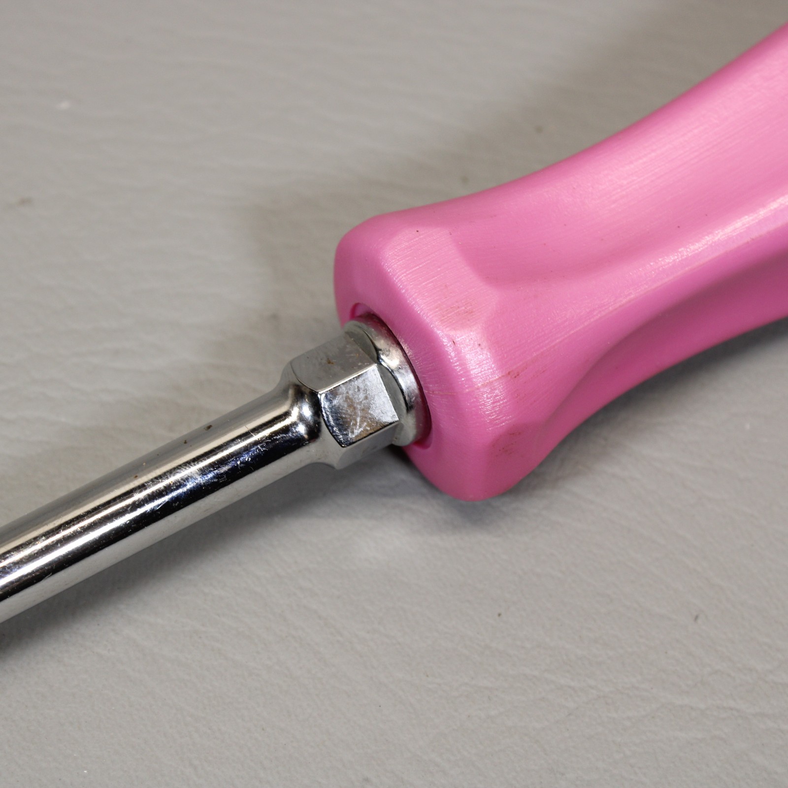 Snap On Large 3/8″ Flat Head Screwdriver Pink SDD8A