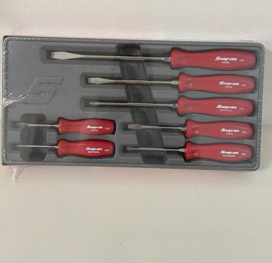 Snap On Screwdriver Set, Combination 7 Pcs. RED HARD HANDLES SDDX70AR