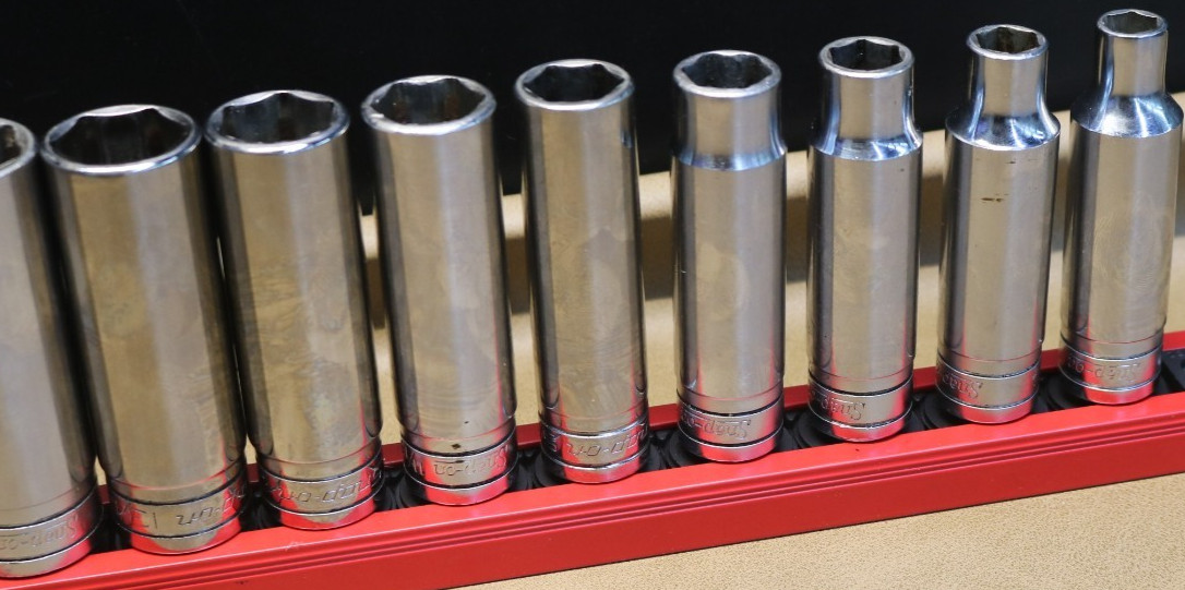 Snap-On 16 piece TS series 1/2″ drive 6 point deep well SAE socket set