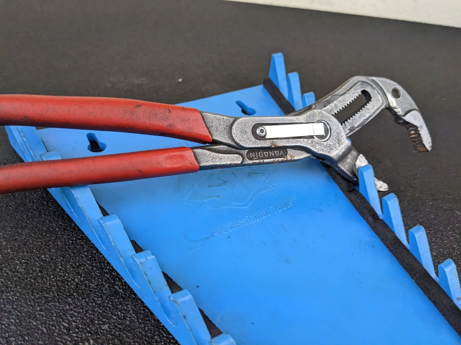 #bj076 Mac Tools P10C Knipex Cobra Self-Gripping 10in Pliers