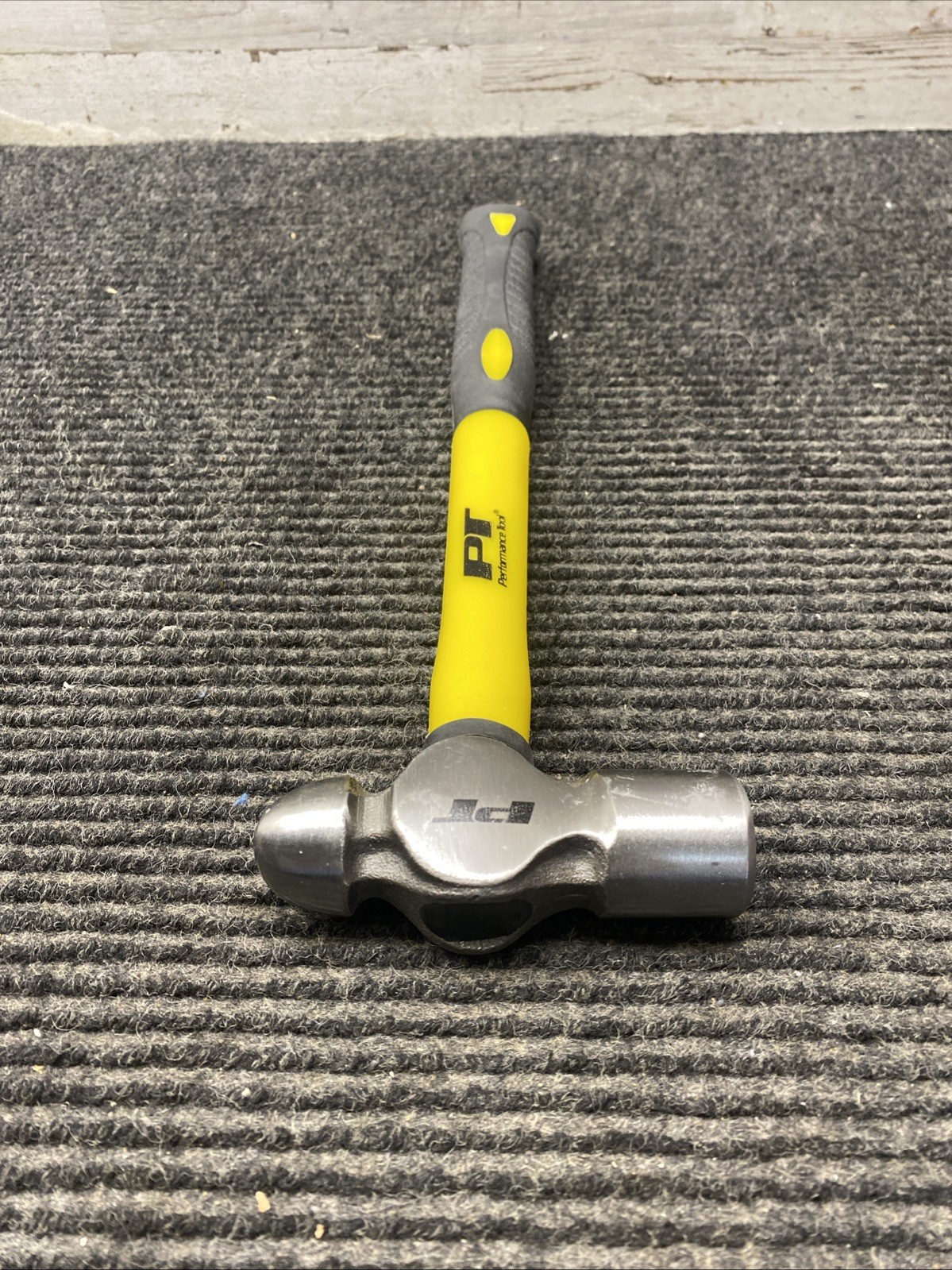 PERFORMANCE TOOL 16oz Ball Pein Hammer (Bulk) WILM7032B