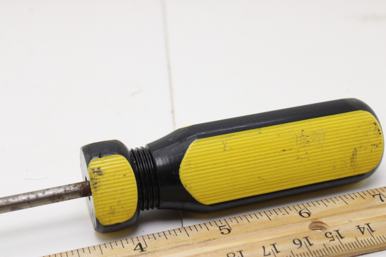 Popular Mechanic 33395 T20 Torx 3-1/2″ Shaft Yellow/Black Handle Screwdriver USA