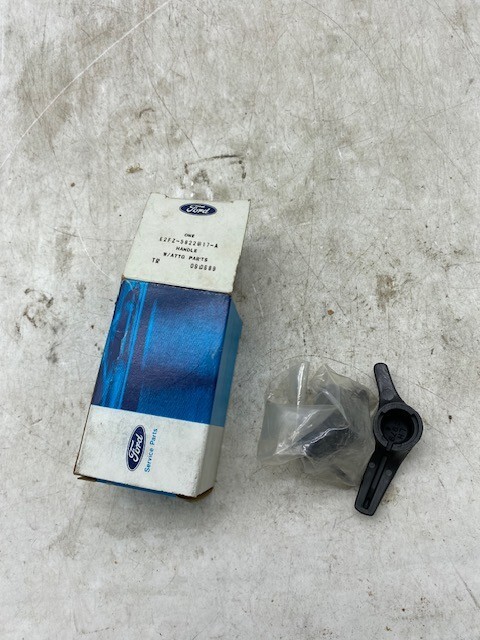 Ford E2FZ-5822917-A Drivers Side Vent Window Handle 82-87 Escort Mercury Lynx21T