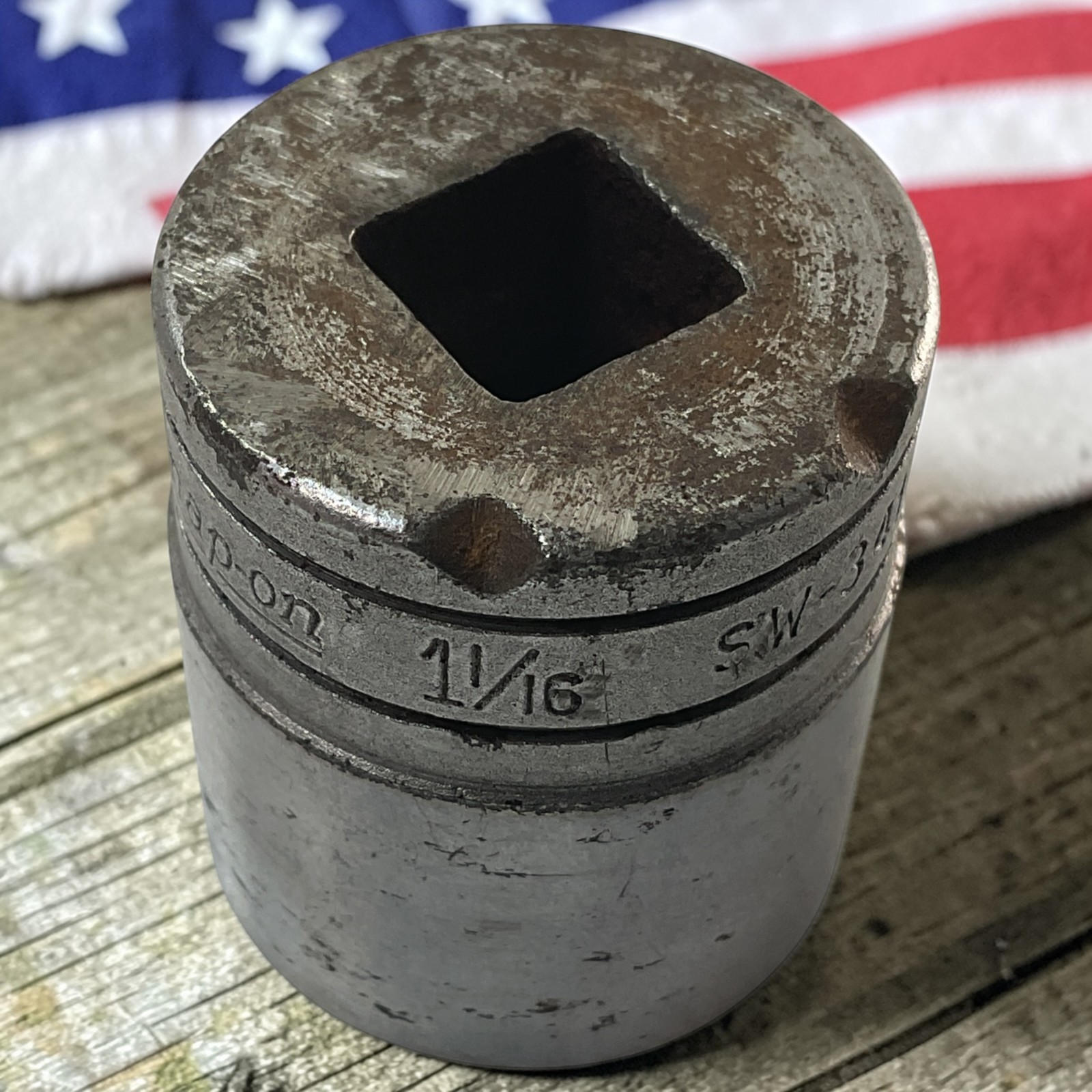 Snap-On Socket 1-1/16″ SW341 1/2″ Drive 12 Pt As Pictured Mechanic Tool USA