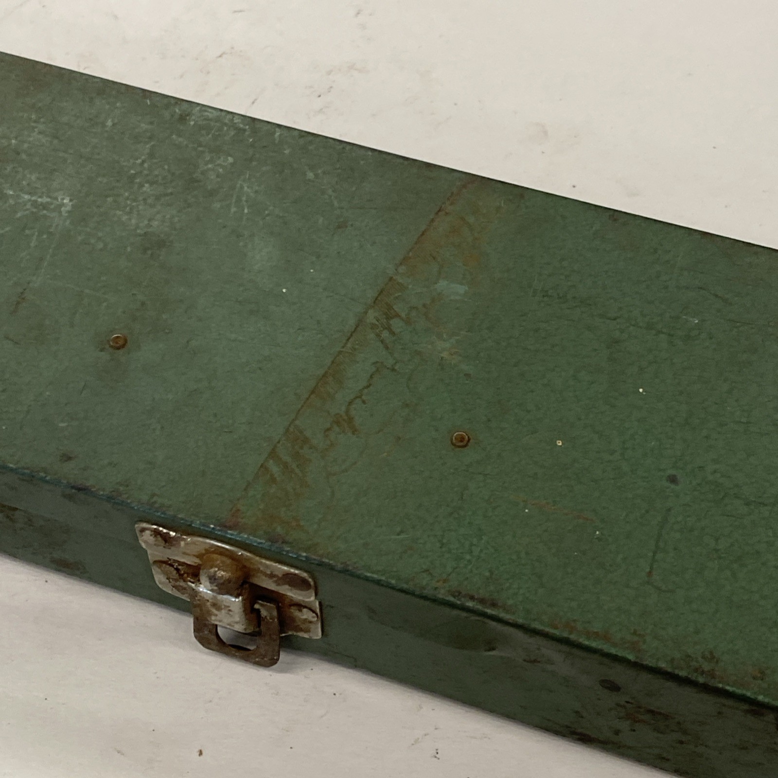 Vintage SK TOOLS 1/2″ Drive Socket Set 17pc Metal Box USA Made S-K Wayne M0863