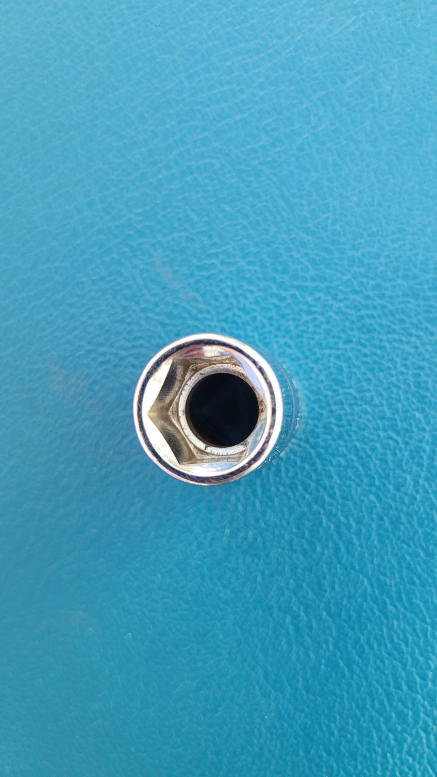 Husky 22014 7/16″ Chrome Shallow Socket 6 Pt 3/8″ Drive Made In USA
