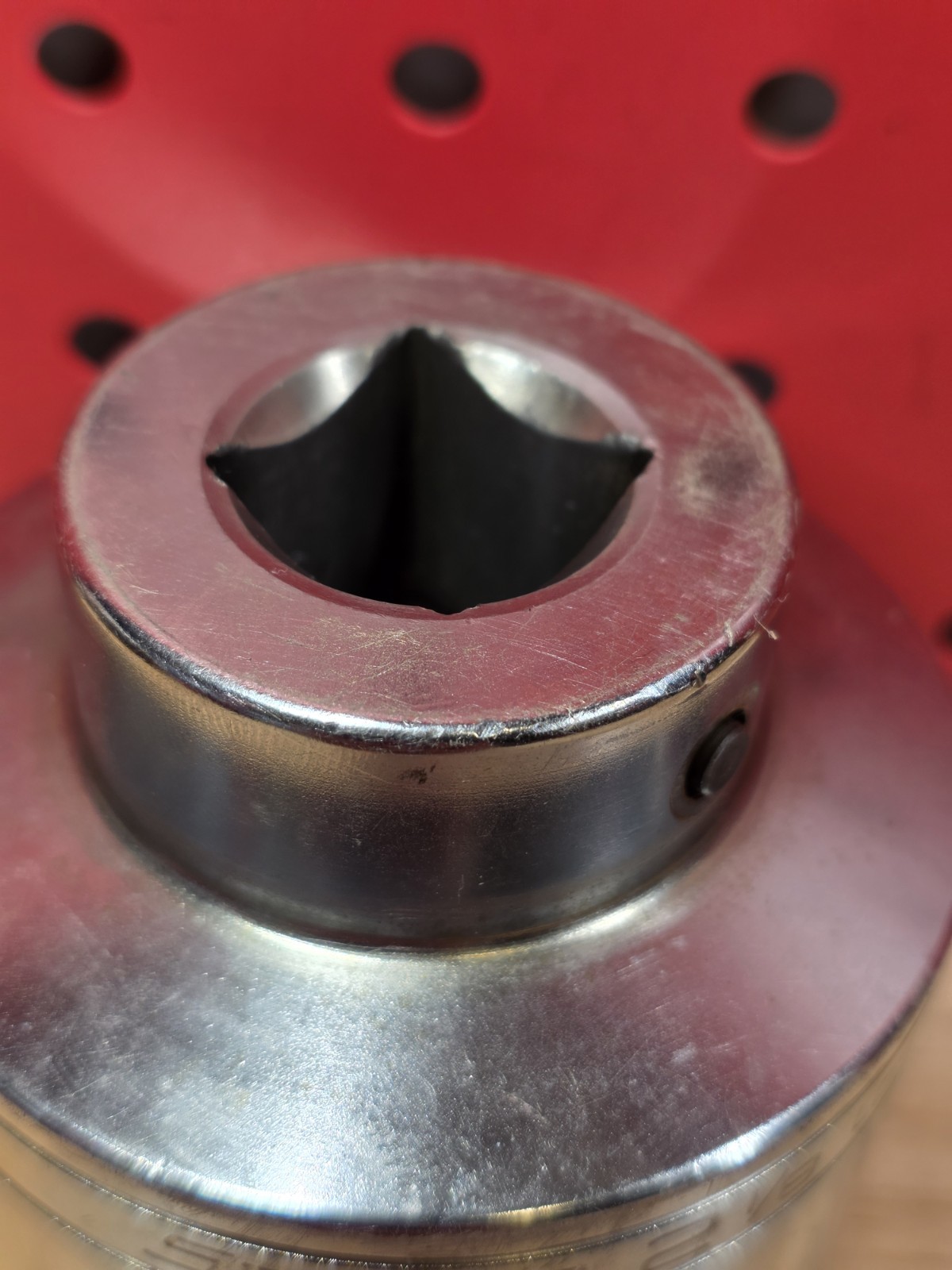 Snap-on Tools LDH682 2-1/8″ 3/4″ Drive 12-Point Shallow Socket See Details
