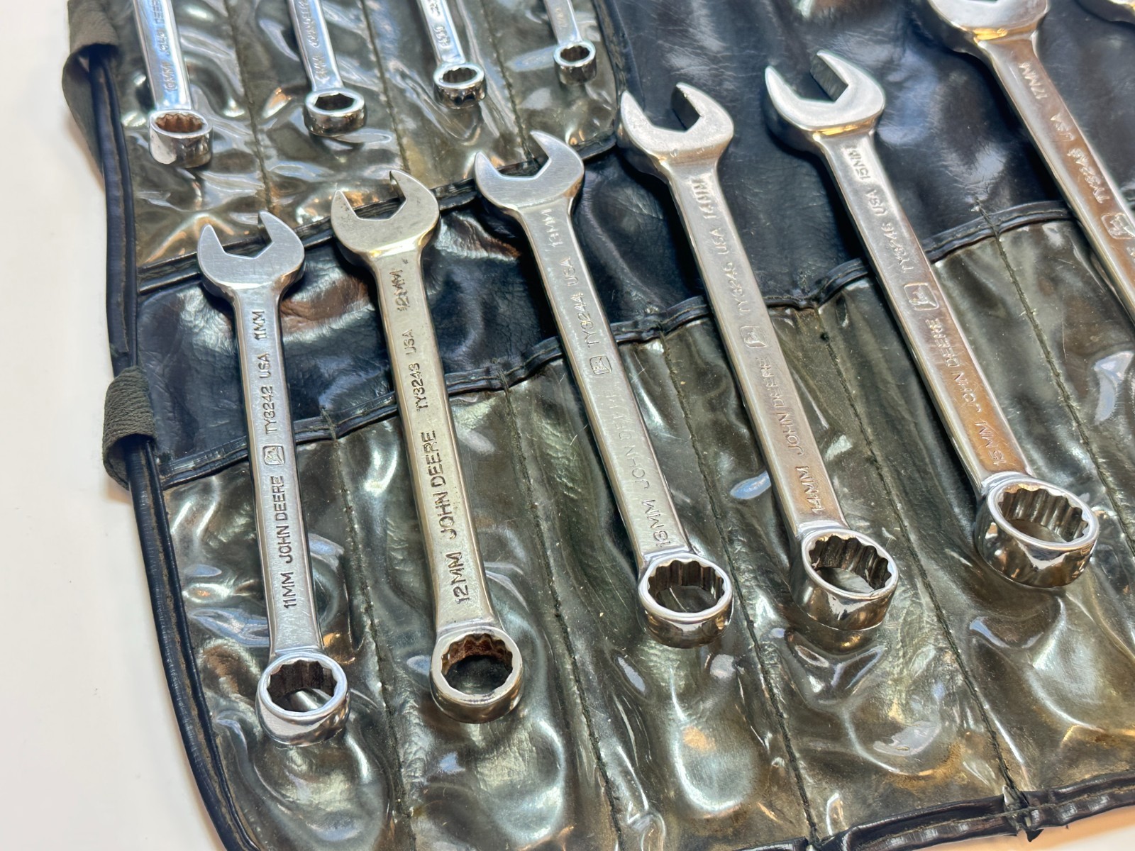 John Deere Tools USA 11pc Metric 7mm to 19mm Short Polished Wrench Set, Kit Bag