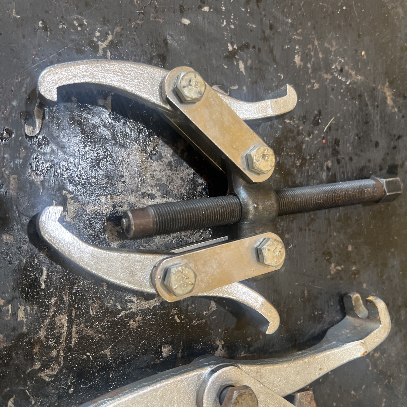 OTC USA Made Pair Of 2 Jaw Pullers 1002 1024